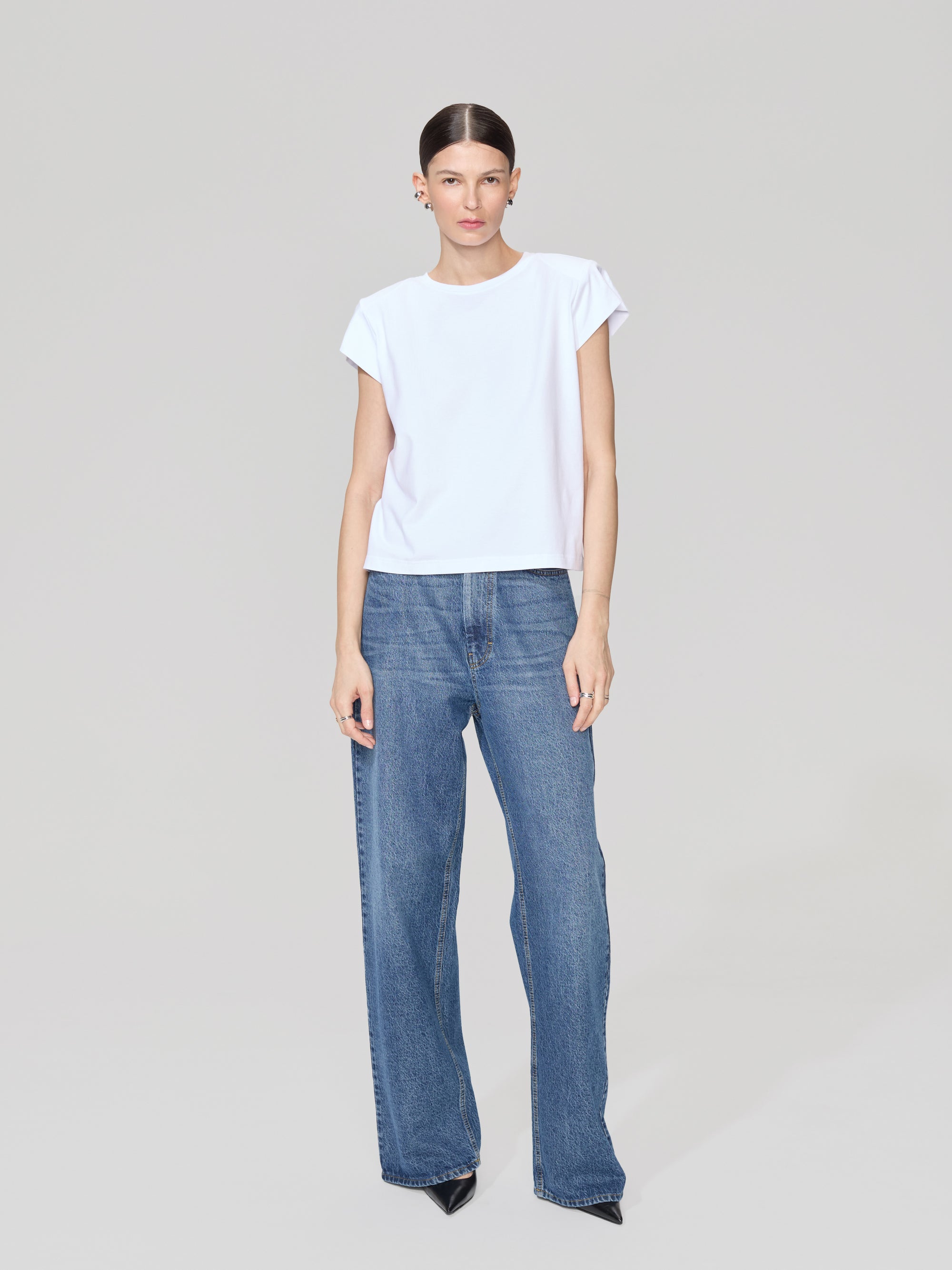 T-SHIRT ONE