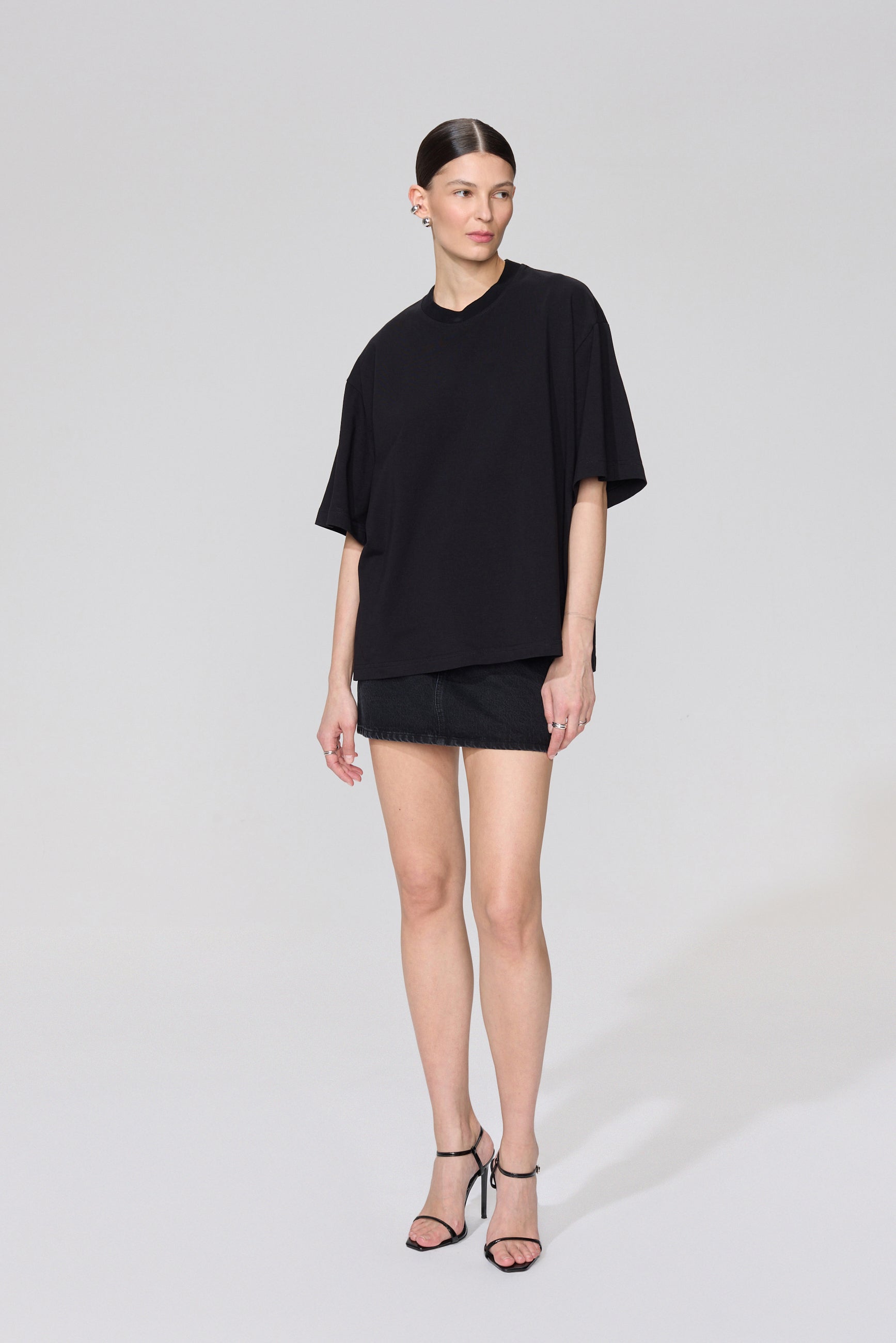 T-SHIRT FIVE
